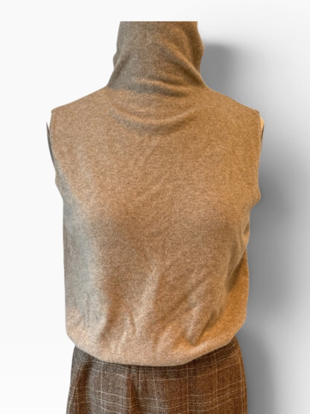 Linda Allard Ellen Tracy Camel Cashmere Sleeveless Turtleneck - L
